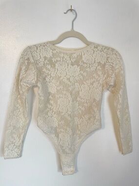 NY COLLECTION vintage cream sheer lace bodysuit snap closure size small